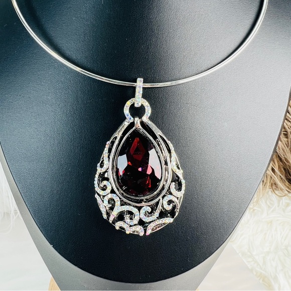 Gorgeous silvertone bling chunky pendant wire choker necklace